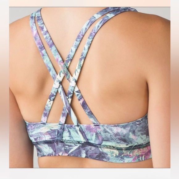 LuLuLemon‎ Women’s Multicolor Yoga Workout Athleisure Sports Bra Size 2 - Picture 6 of 6